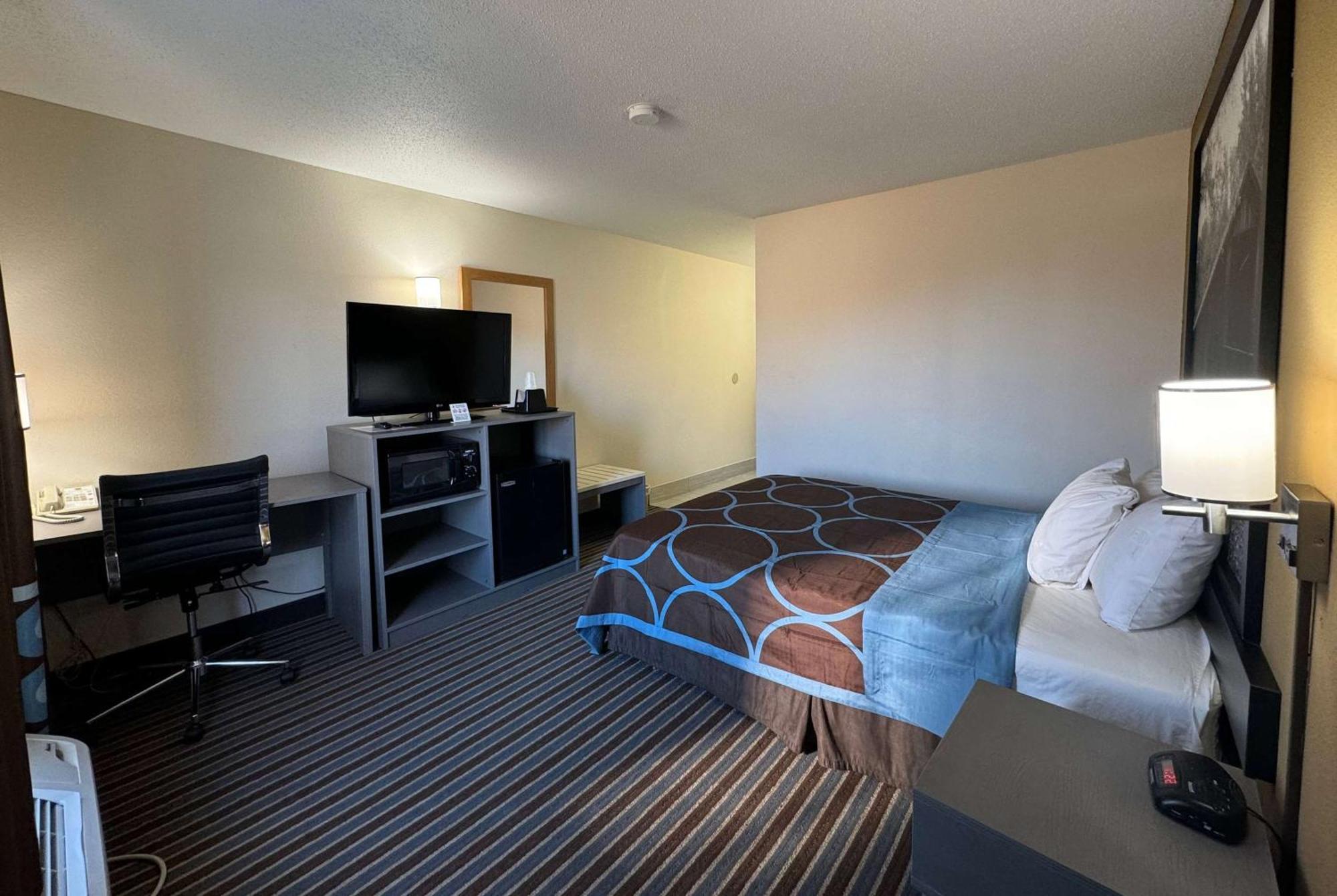 Hotel Super 8 By Wyndham Columbia Clark Lane Esterno foto