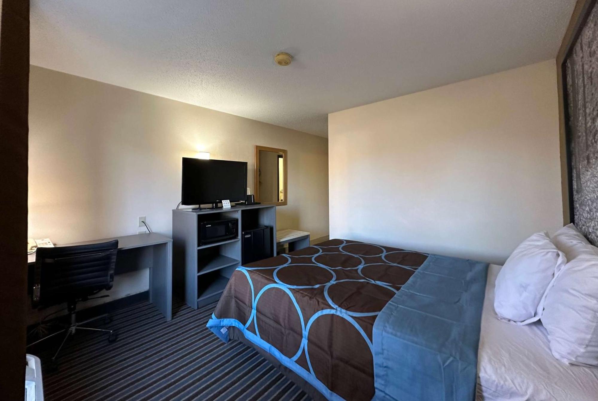 Hotel Super 8 By Wyndham Columbia Clark Lane Esterno foto