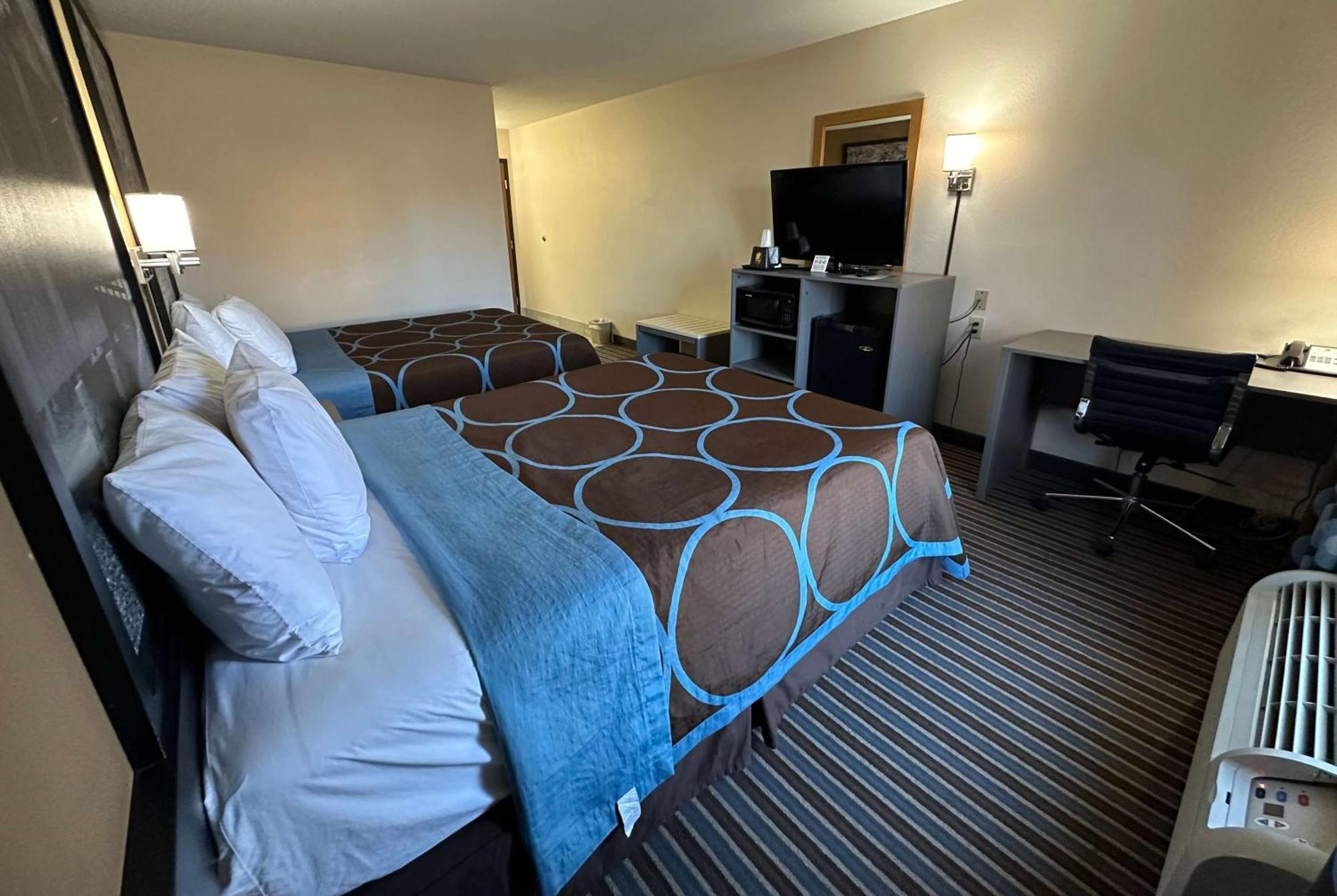 Hotel Super 8 By Wyndham Columbia Clark Lane Esterno foto