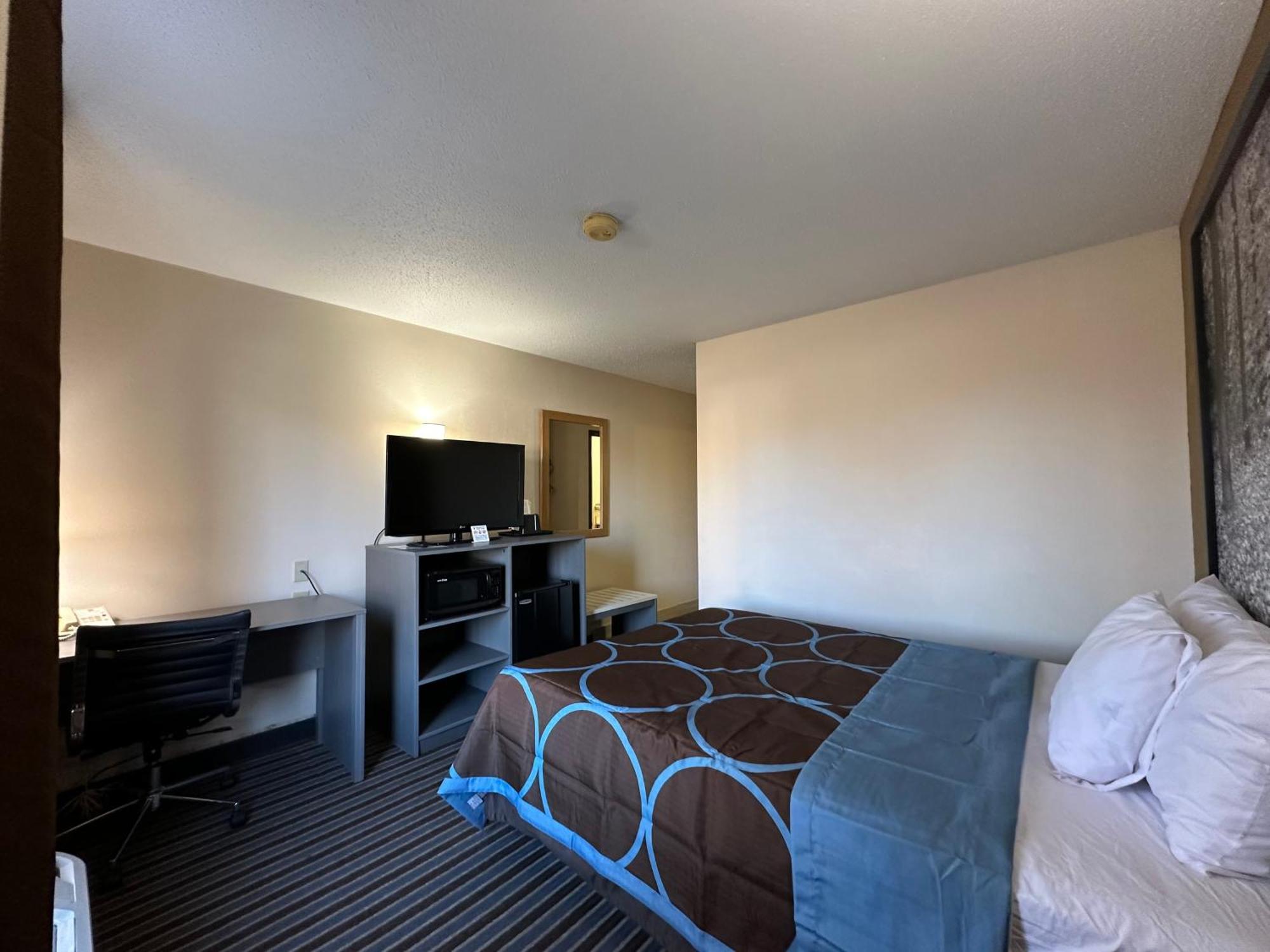 Hotel Super 8 By Wyndham Columbia Clark Lane Esterno foto